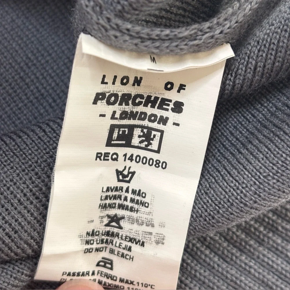 Lion of Porches‎ London Gray Wool V-Neck Sweater with Red Accents Medium